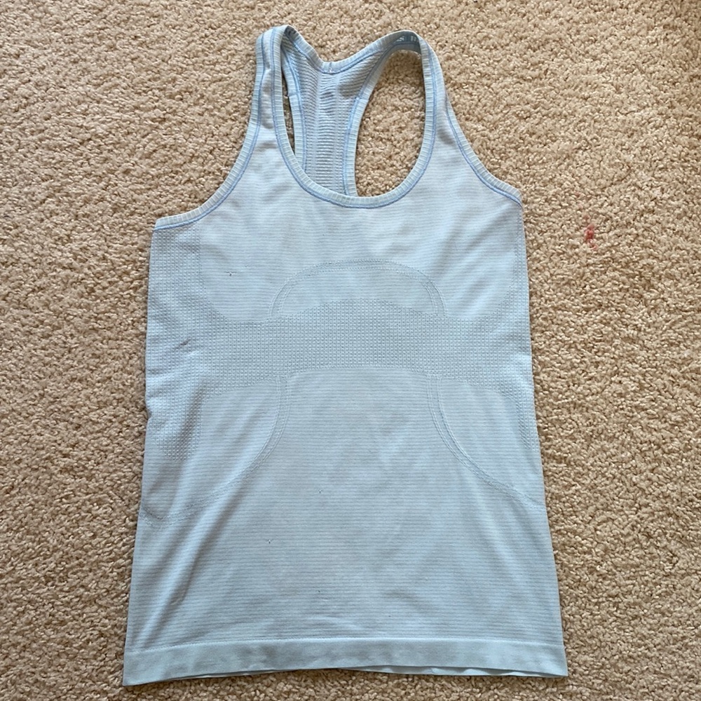 Light blue size 8 lulu swiftly tech top